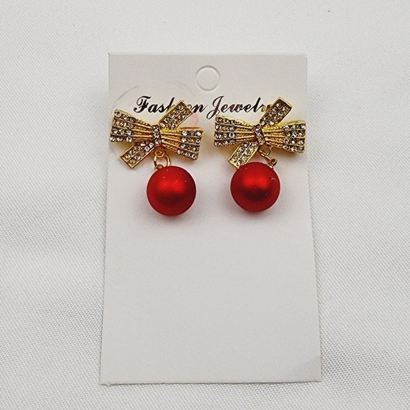 Red Bead Pendant Fashion Earrings - Picture 3 of 6